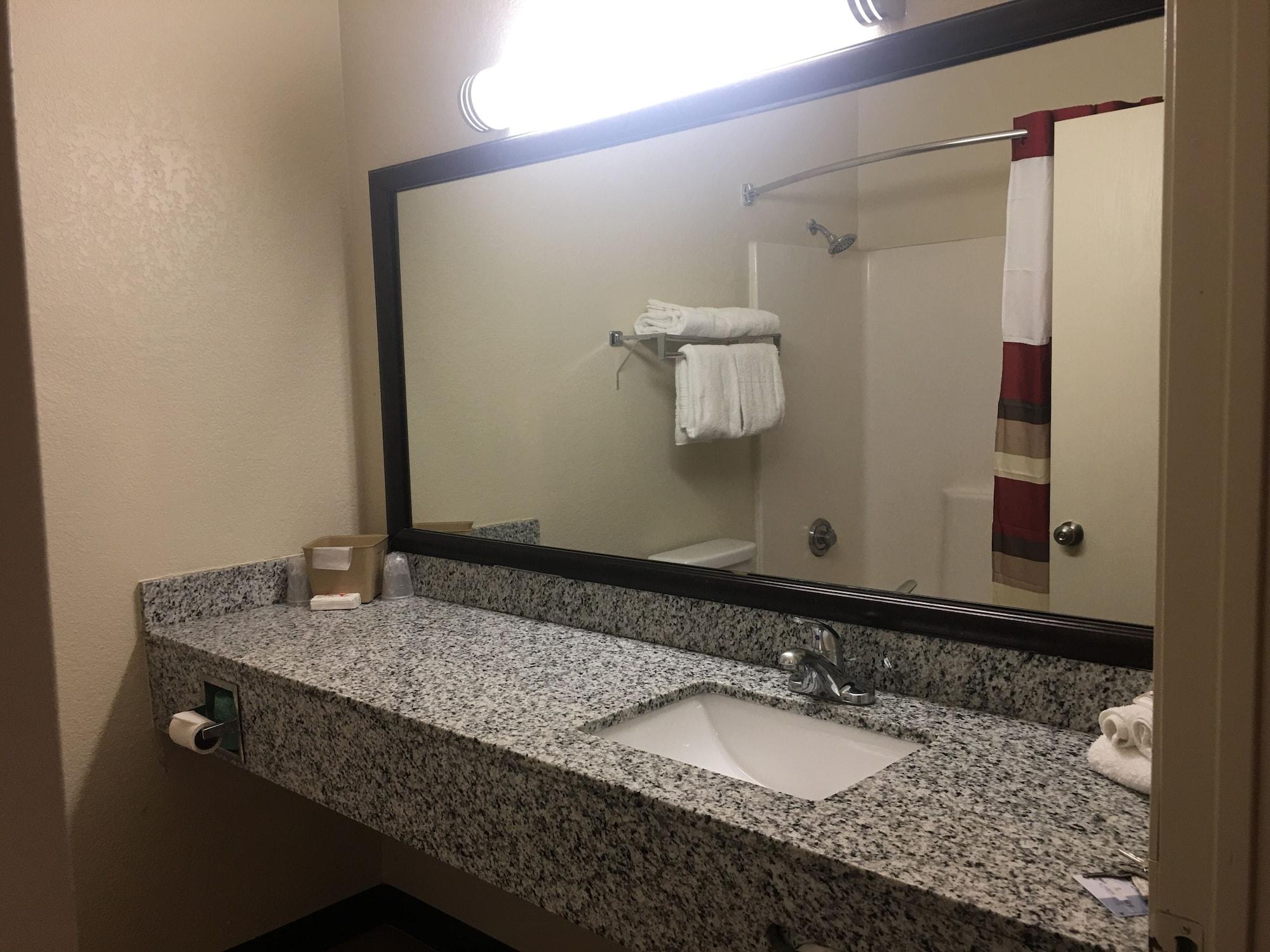 Red Roof Inn Fort Worth - Saginaw Экстерьер фото